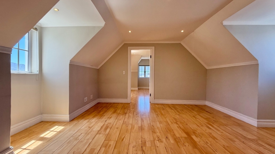 5 Bedroom Property for Sale in Greenways Golf Estate Western Cape